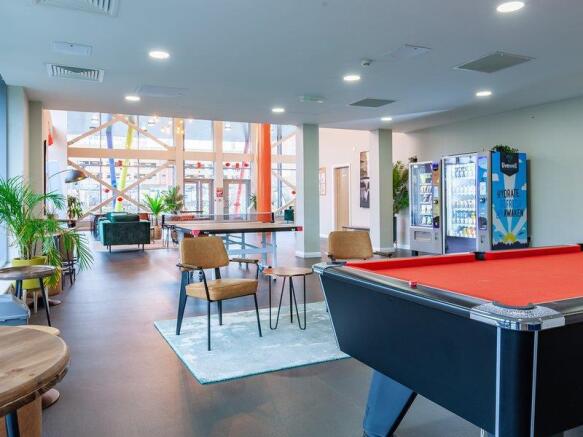 825OneIslingtonPlazaInt2.jpg