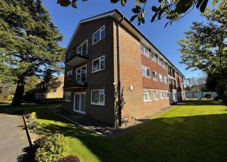 Station Approach, Tadworth