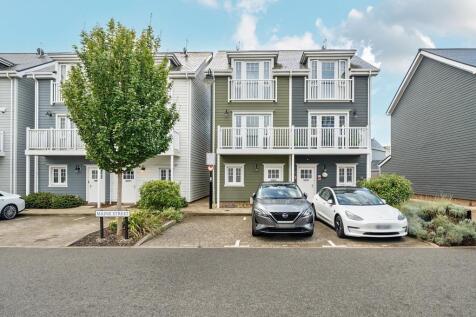 Green Park Village, Berkshire, RG2