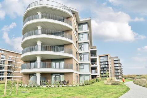 Bankside Gardens,  Green Park, Berkshire, RG2