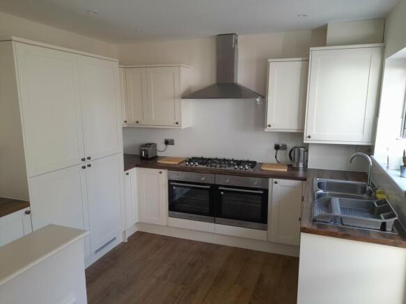58 Vivian Rd Kitchen