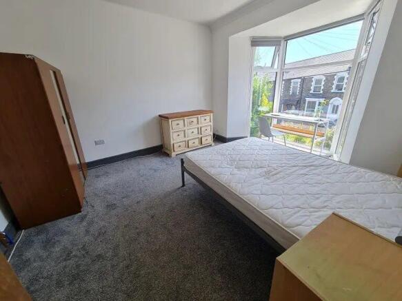 14-TerraceRoad Bed r