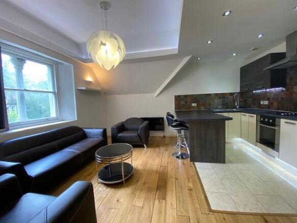 Lounge 2.JPG
