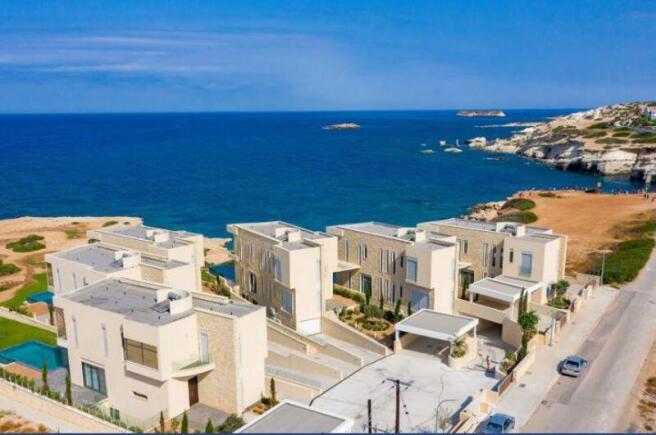 Villas - Artist...