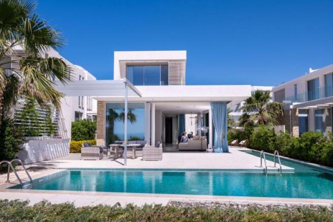 Villa - Artist...