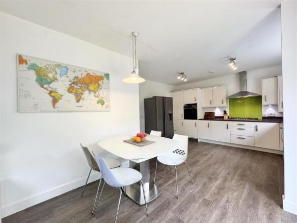 Kitchen/Dining