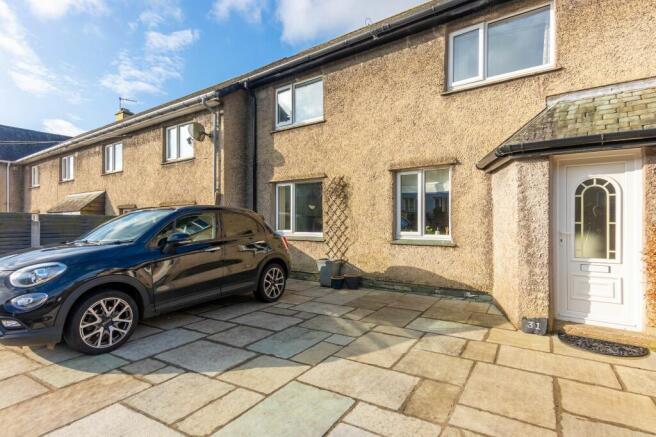 Front Exterior & Driveway