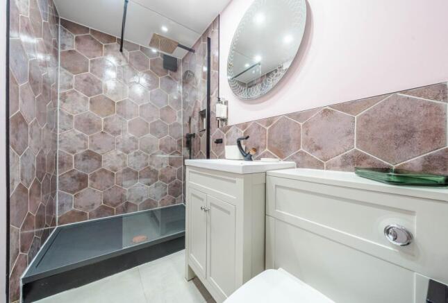 Contemporay Shower Room