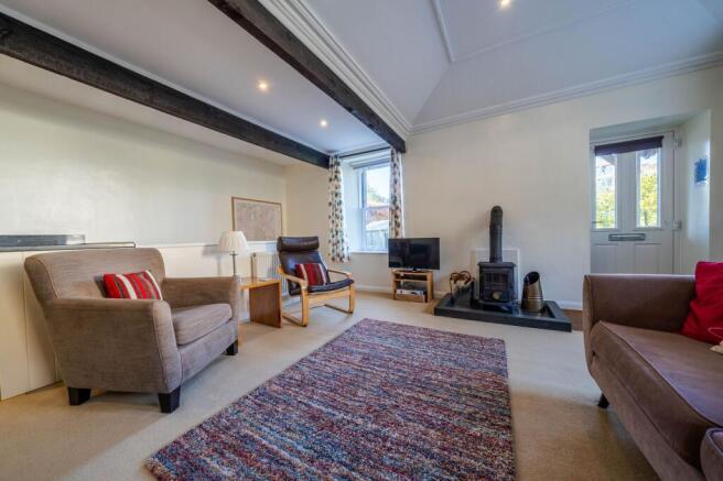 SITTING/DINING ROOM