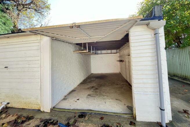 Garage to rear of 74 Pembroke Rd, Clifton, Bristol