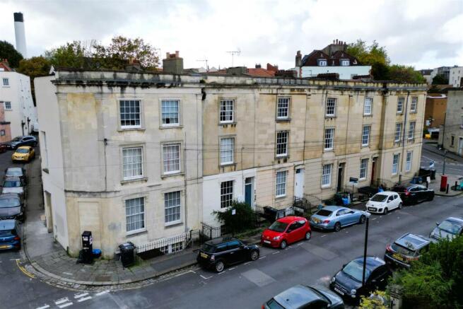 Flat 2, 10 Clevedon Terrace, Cotham, BS6 5TX Studi