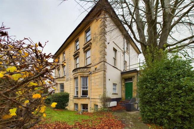 Flat 4, 41 Redland Road, Bristol BS6 6AG | Leaseho