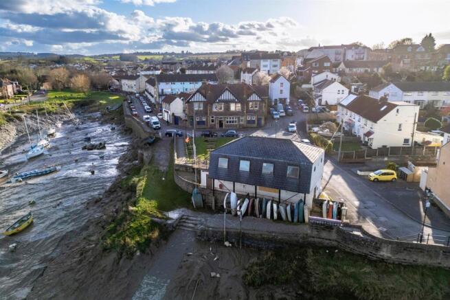 The Portishead Cruising Club, Pump Square, Pill, B