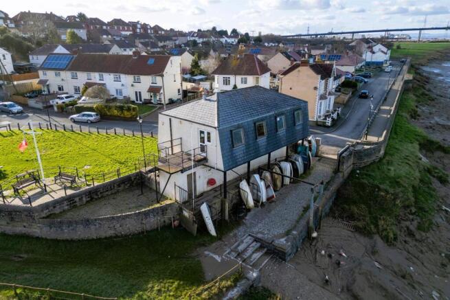 The Portishead Cruising Club, Pump Square, Pill, B