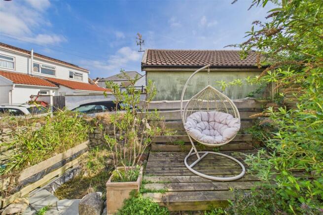 26 Horsecastle Close, Yatton, North Somerset BS49 