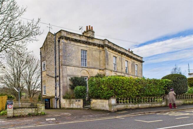 Garden Flat, 63 Newbridge Hill, Newbridge, Bath BA