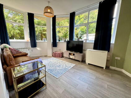 Bentham Close, Westlea, Swindon, SN5 7FR