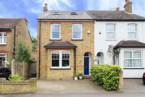 Chiltern View Road, Uxbridge, UB8