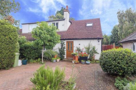 Manor Waye, Uxbridge, UB8