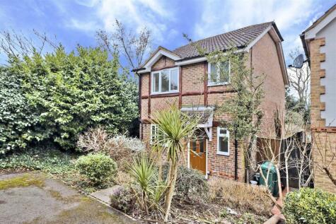 Ivybridge Close, Uxbridge, UB8