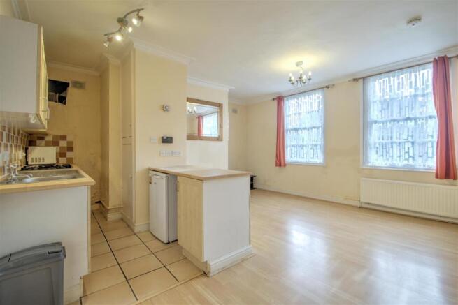 Kitchen / Living Room