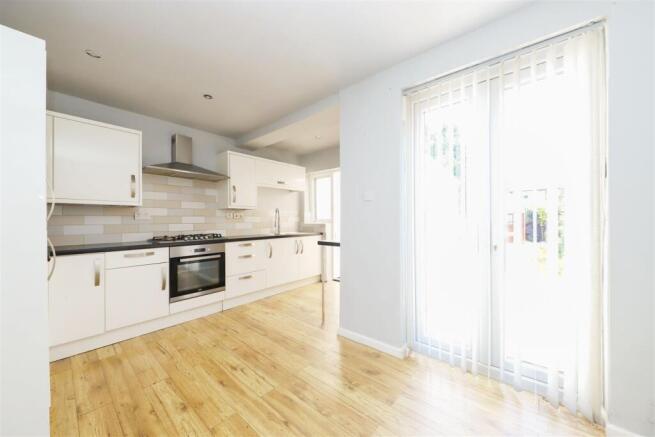 Kitchen/Dining Area