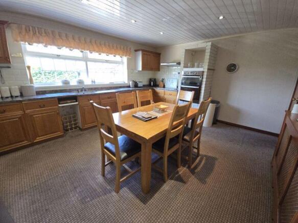 Breakfasting Kitchen