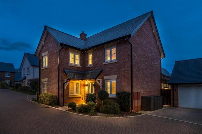 2 Bluebell Close-048.JPG