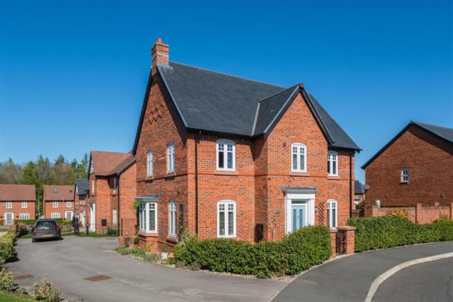 3 Tiverton Way-046.jpg