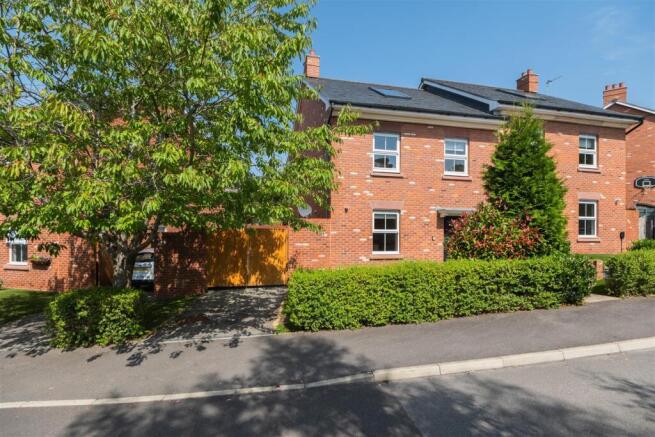 9 Oswalds Way-037.jpg