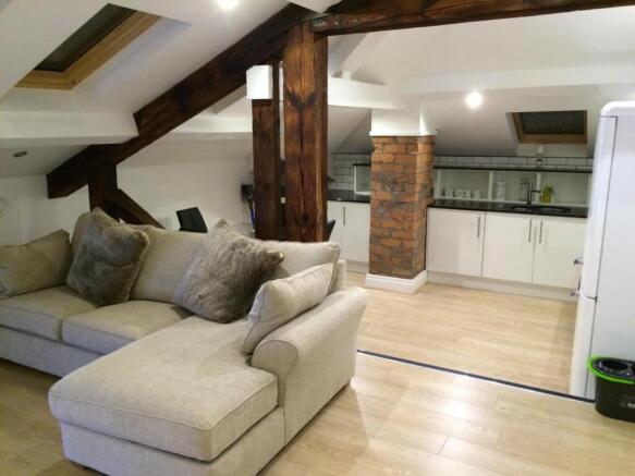 Apartment 6, 74 New Briggate - 8.JPG