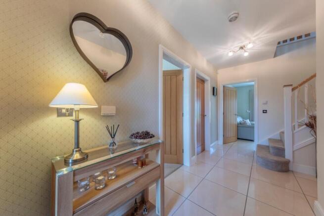 22 Furber Close-024.JPG