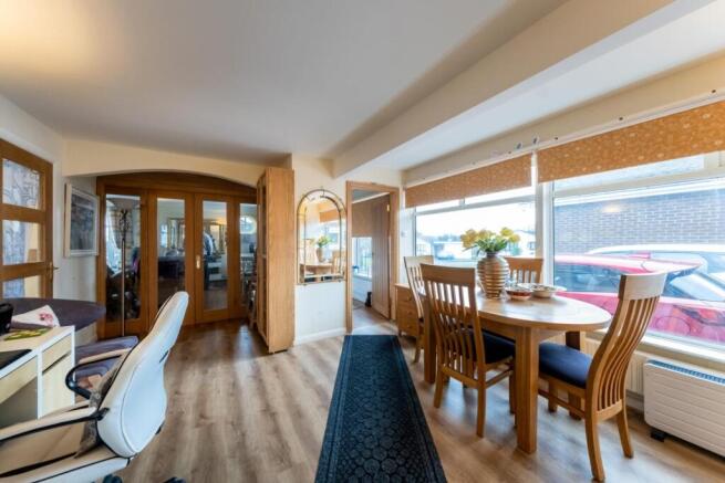 12 St Peters Drive-2-012.JPG