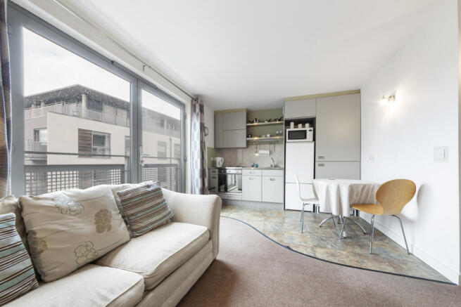 Lounge - Alternate V