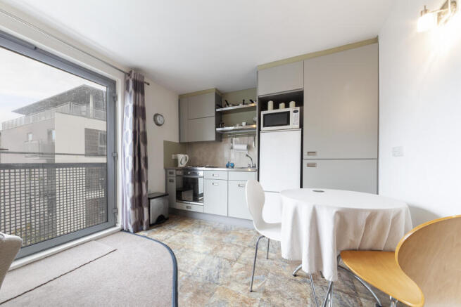 Lounge - Alternate V