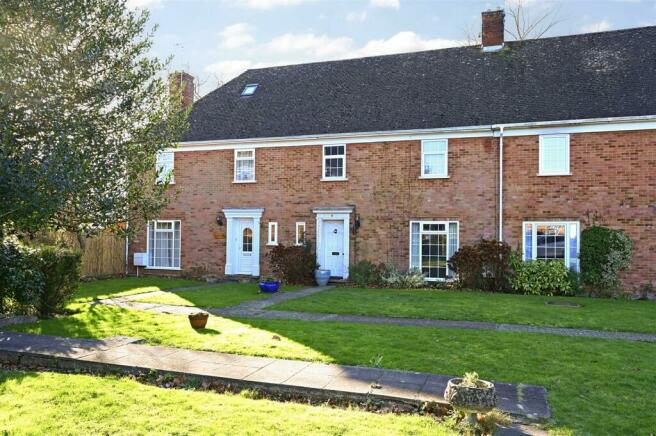 4 bedroom detached house for sale in Westwell Court, Tenterden, Kent, TN30