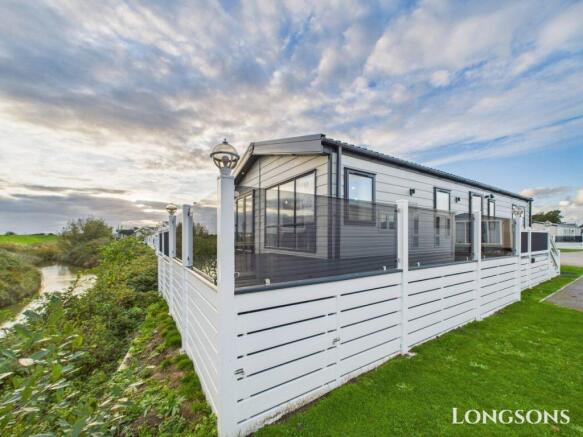 Cam02173g0 Pr0277 Still033