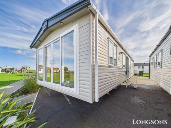 Cam02173g0 Pr0275 Still028