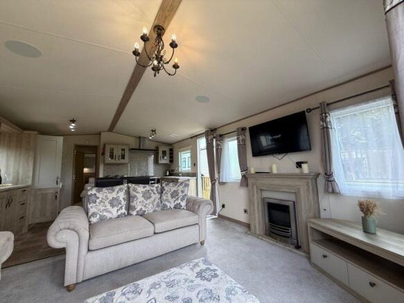 Whatsapp Image 2025 10 14 At 17.20.00 8969c24d.jpg