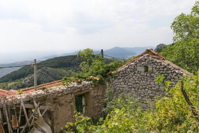 Ruin_in_Mirac