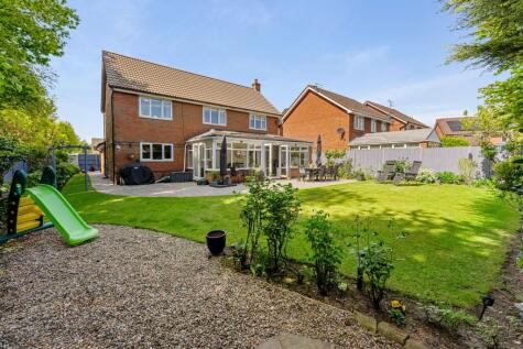 Pendle Gardens, Culcheth, WA3
