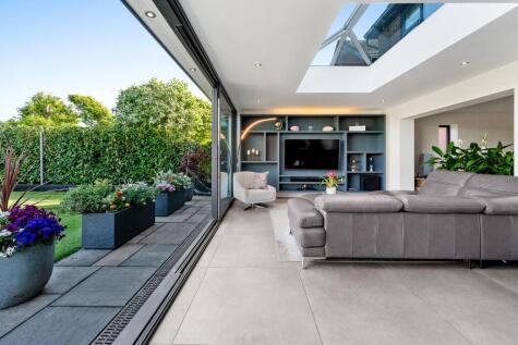 Meadowbank Gardens, Glazebury, WA3