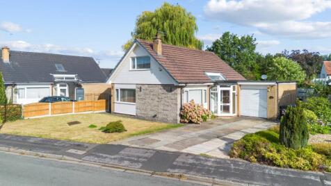 Clifton Avenue, Culcheth, WA3
