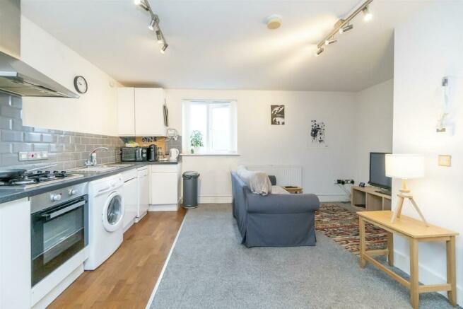 Open Plan Living Room/Kitchen