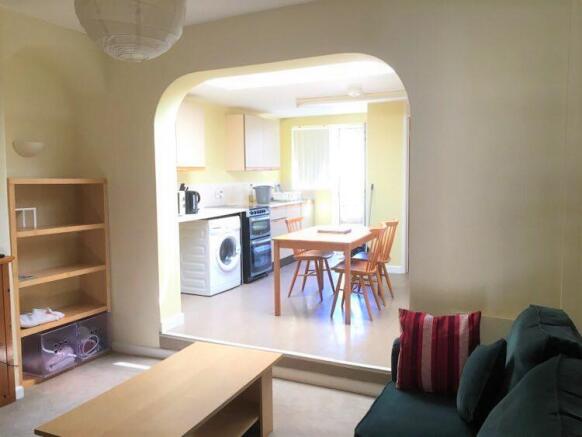 Open plan sitting ro