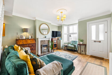 Ref: GK - Crescent Road, Bletchingley, RH1 4RB