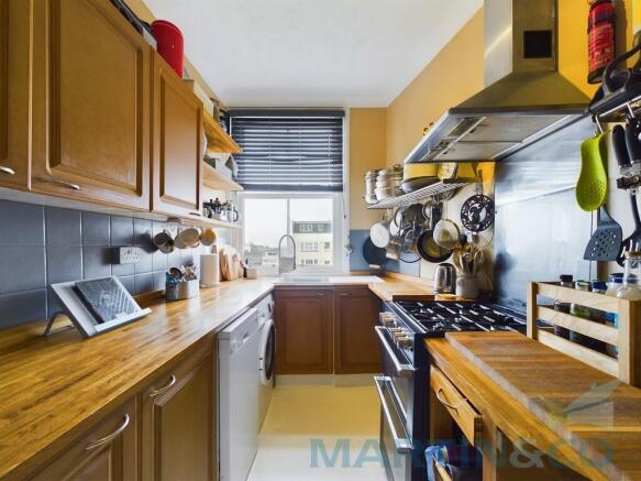 Kitchen pic 2