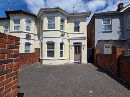 Poole Road, BRANKSOME, BH12