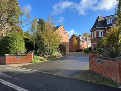 Forest Road, BRANKSOME PARK, BH13