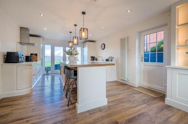 1377263-10-6915fb...